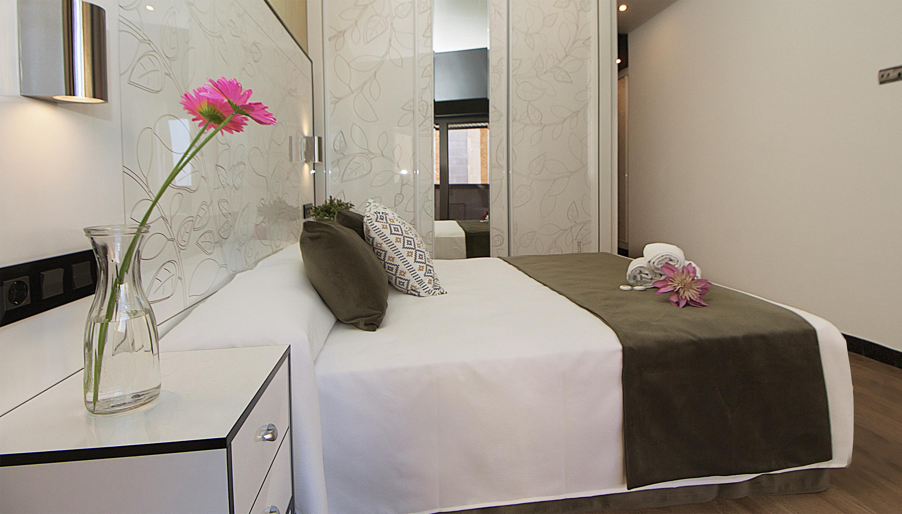 อปาร์ตาเมนโตส สวีท โอฟิเซนโตร ดีลักซ์ Apartment มาลากา ภายนอก รูปภาพ