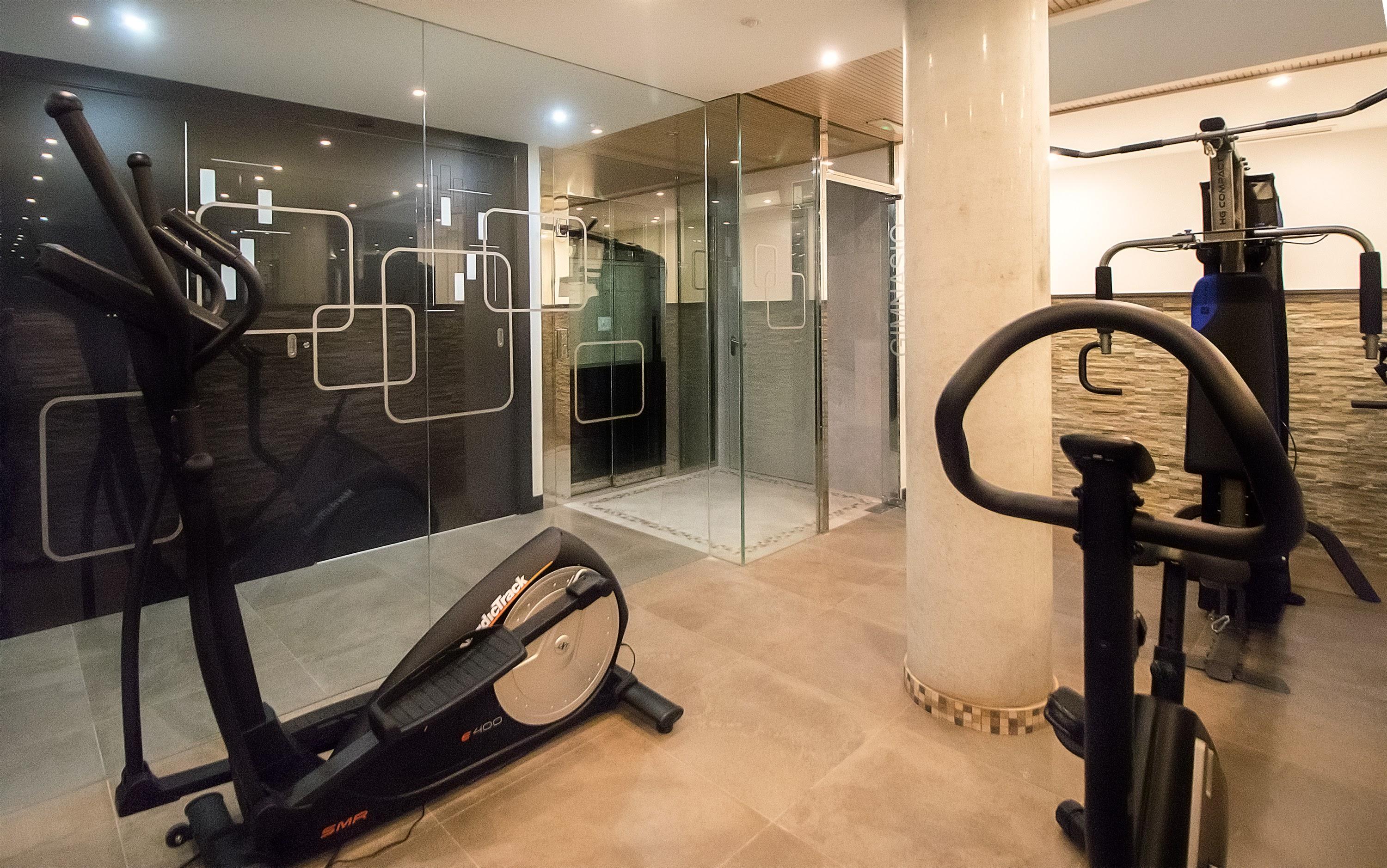 อปาร์ตาเมนโตส สวีท โอฟิเซนโตร ดีลักซ์ Apartment มาลากา ภายนอก รูปภาพ